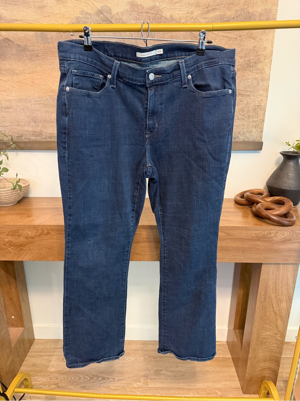 Levi's 501 classic bootcut jeans in navy blue, size 18W